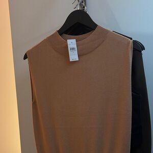 NWT Ann Taylor Mock Neck Sweater in Camel
